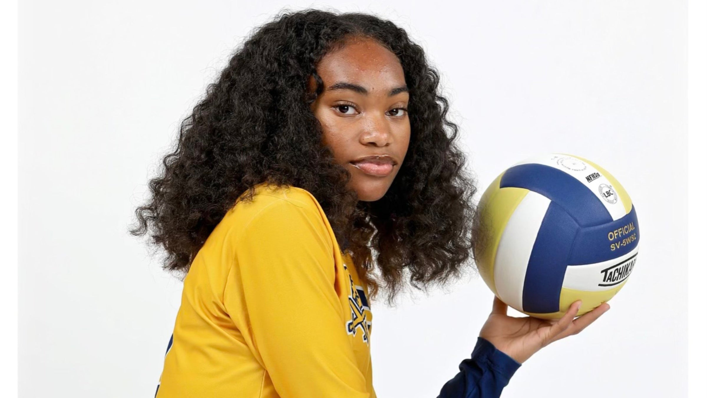Girl with vollleyball